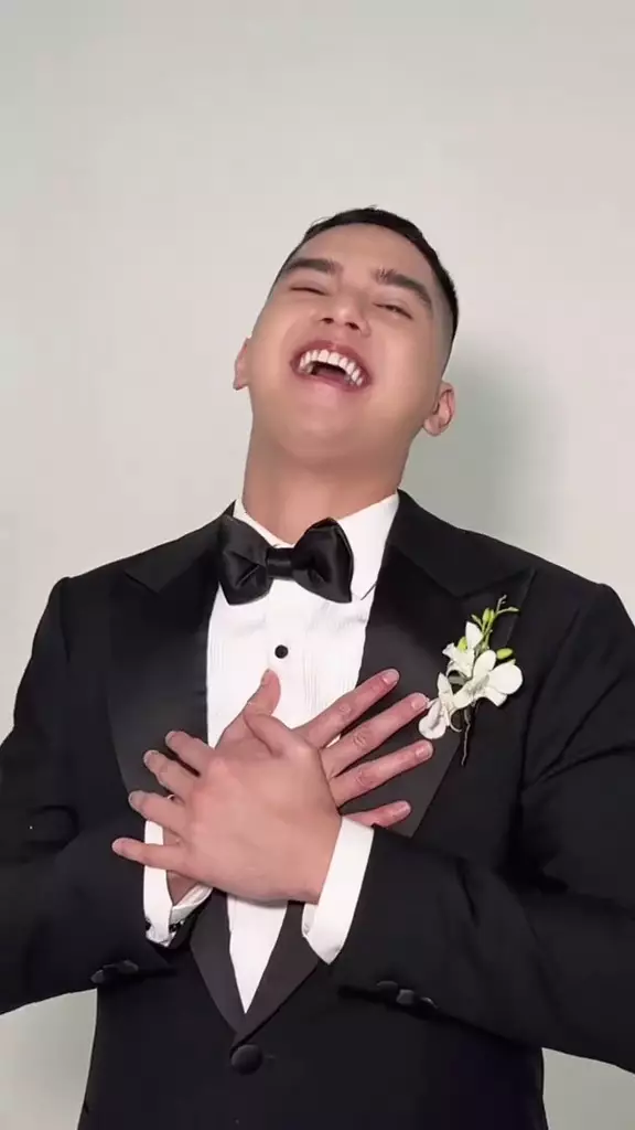 al ghazali alyssa daguise kim seon-ho smile © 2025 TikTok