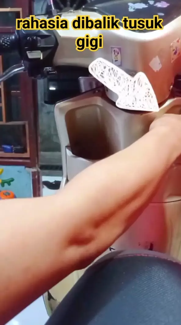 tusuk gigi bisa dibikin jadi alarm motor © YouTube