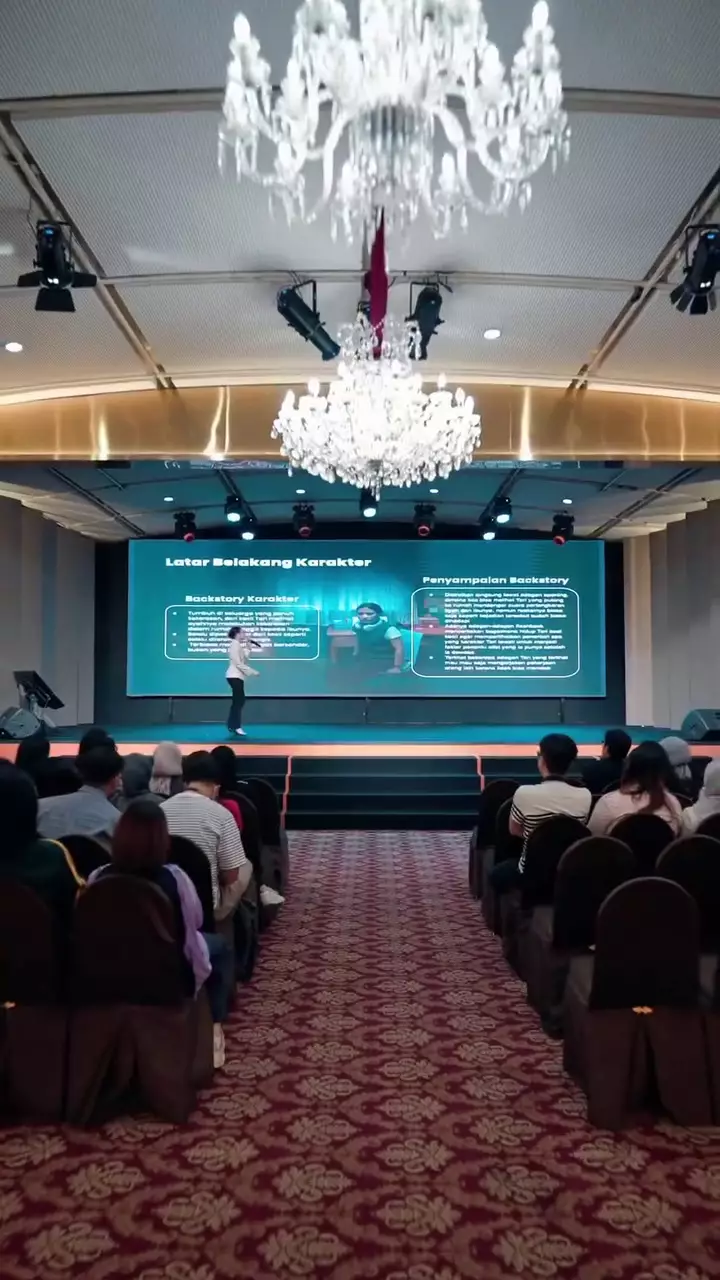 prilly latuconsina mengajar jadi dosen tetap  © 2025 Instagram