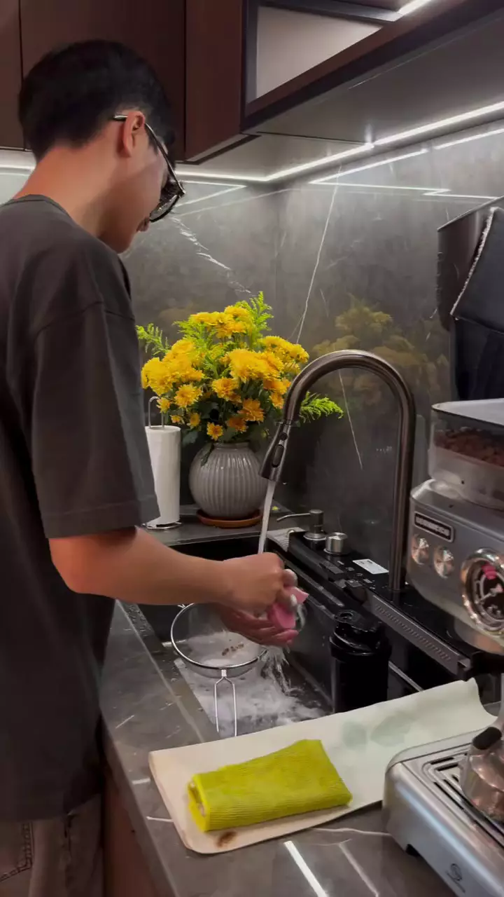 dapur baru hengky kurniawan sonya fatmala © 2025 Instagram