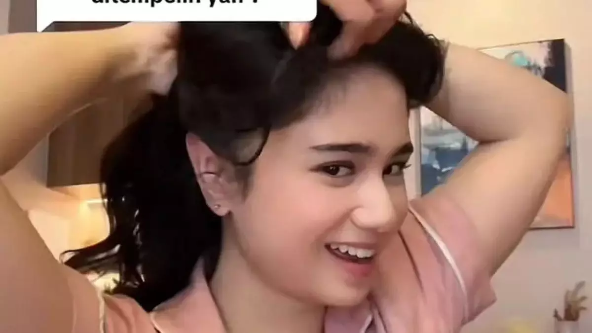 Kerap disangka operasi plastik, begini cara sepele Tissa Biani menyiasati kuping caplang