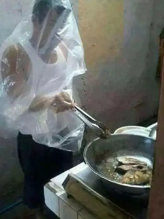 goreng ikan di panci © berbagai sumber goreng ikan di panci © berbagai sumber