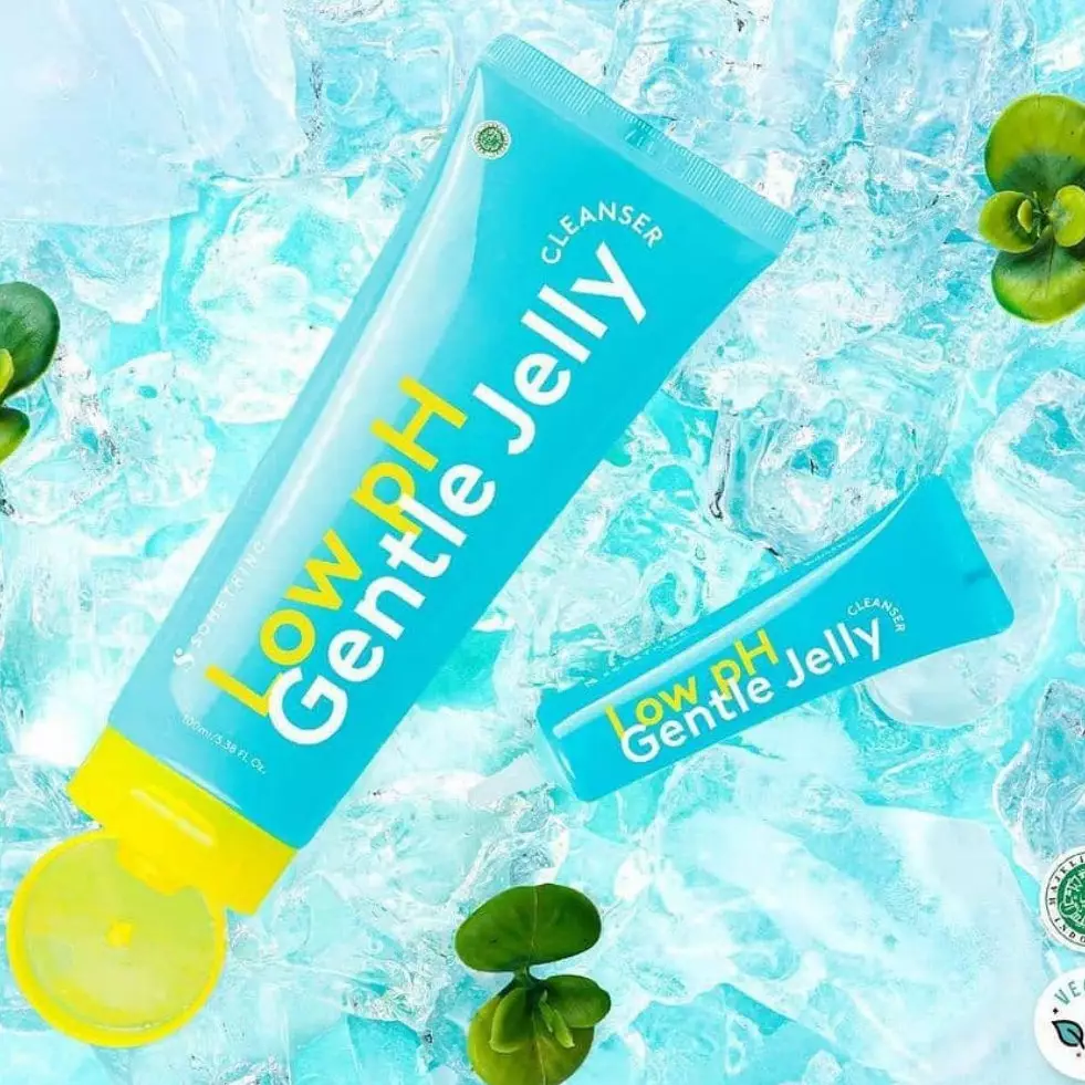 10 Rekomendasi facial wash terbaik untuk kulit berjerawat 2025, aman dan ampuh