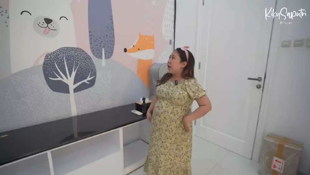 Kiky Saputri buat kamar baru untuk anak © YouTube
