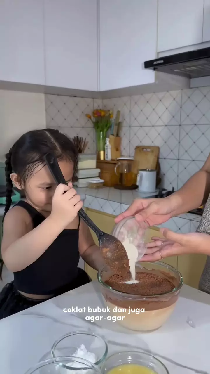 dapur eriska nakesya mantan istri young lex © 2025 Instagram