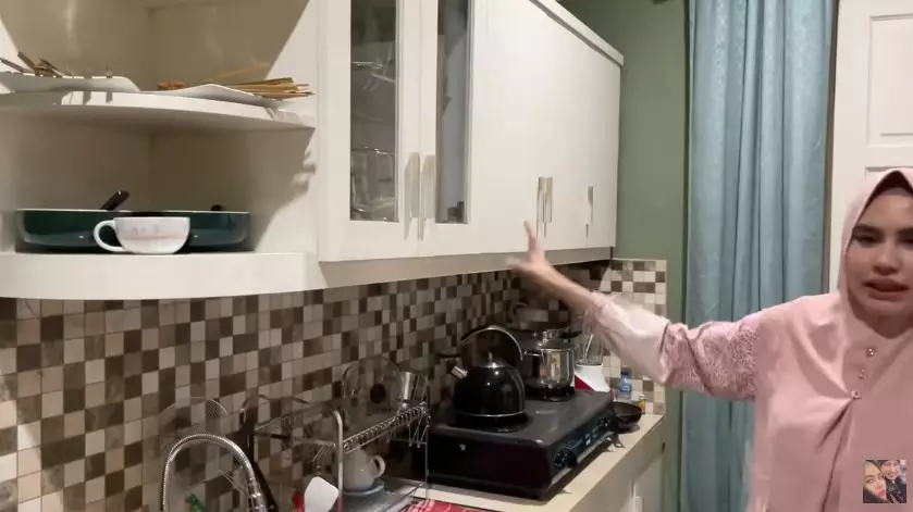 dapur rumah orang tua Habib Usman  © YouTube