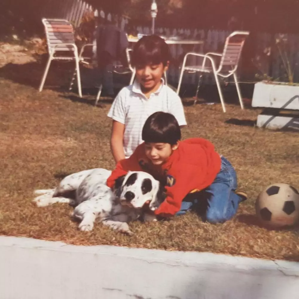 Transformasi Mike Lewis dari dulu hingga kini © 2023 brilio.net Transformasi Mike Lewis dari dulu hingga kini © 2023 brilio.net