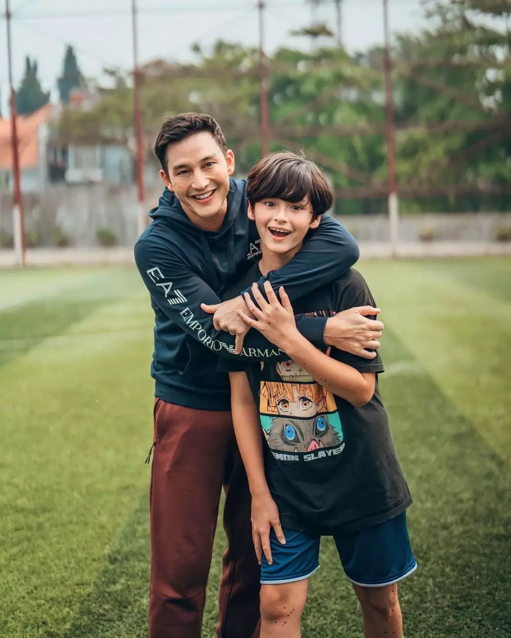 Transformasi Mike Lewis dari dulu hingga kini © 2023 brilio.net Transformasi Mike Lewis dari dulu hingga kini © 2023 brilio.net