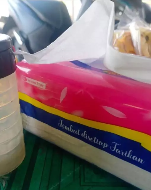 meja makan kocak © berbagai sumber meja makan kocak © berbagai sumber