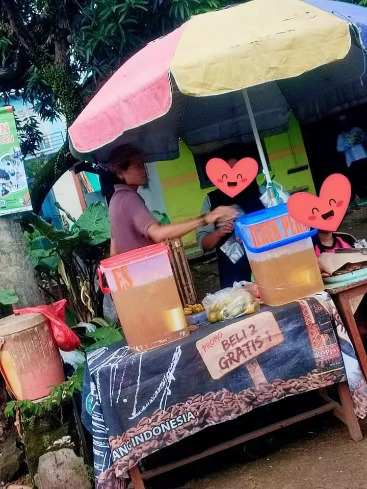 spanduk mengecoh mata © berbagai sumber