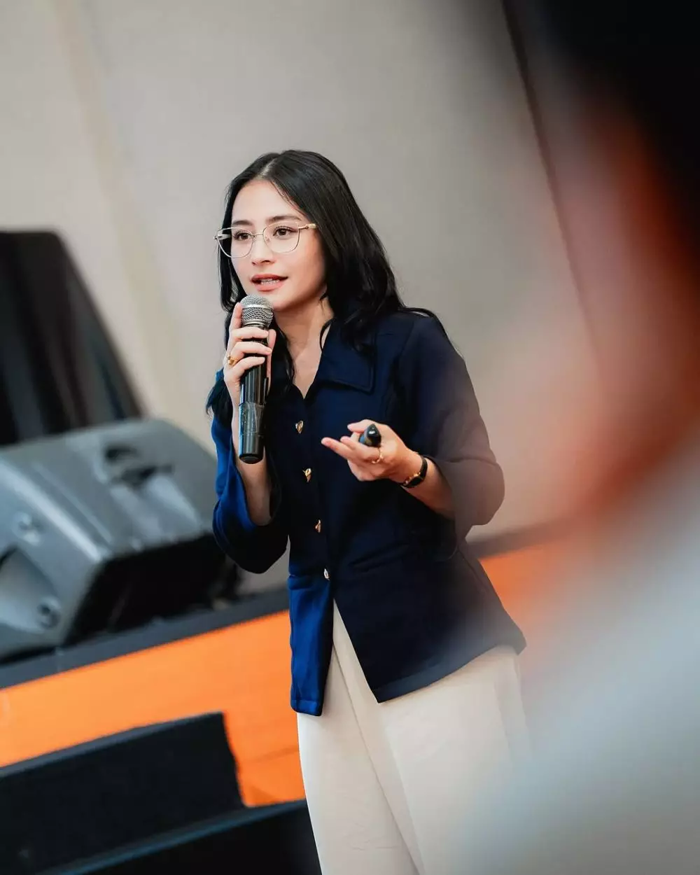 omara esteghlal jadi mahasiswa prilly latuconsina © 2025 Instagram