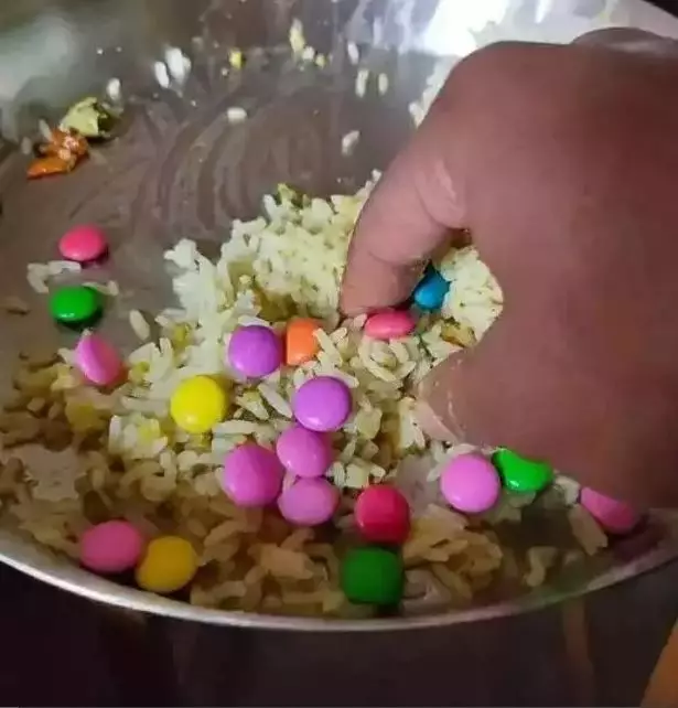 makanan campur permen © berbagai sumber