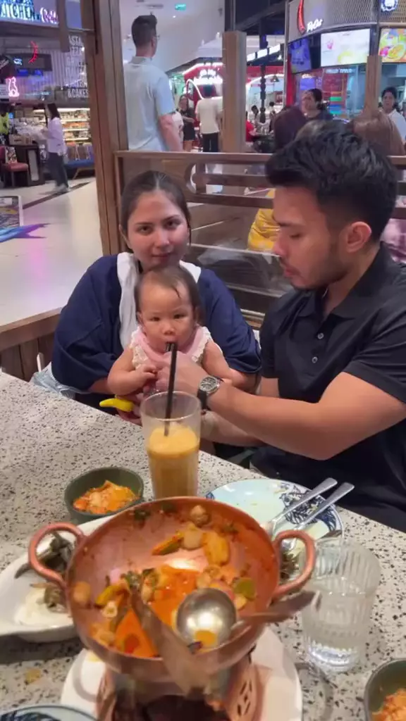 penampilan jessica mila saat momong anak  © 2025 TikTok penampilan jessica mila saat momong anak  © 2025 TikTok