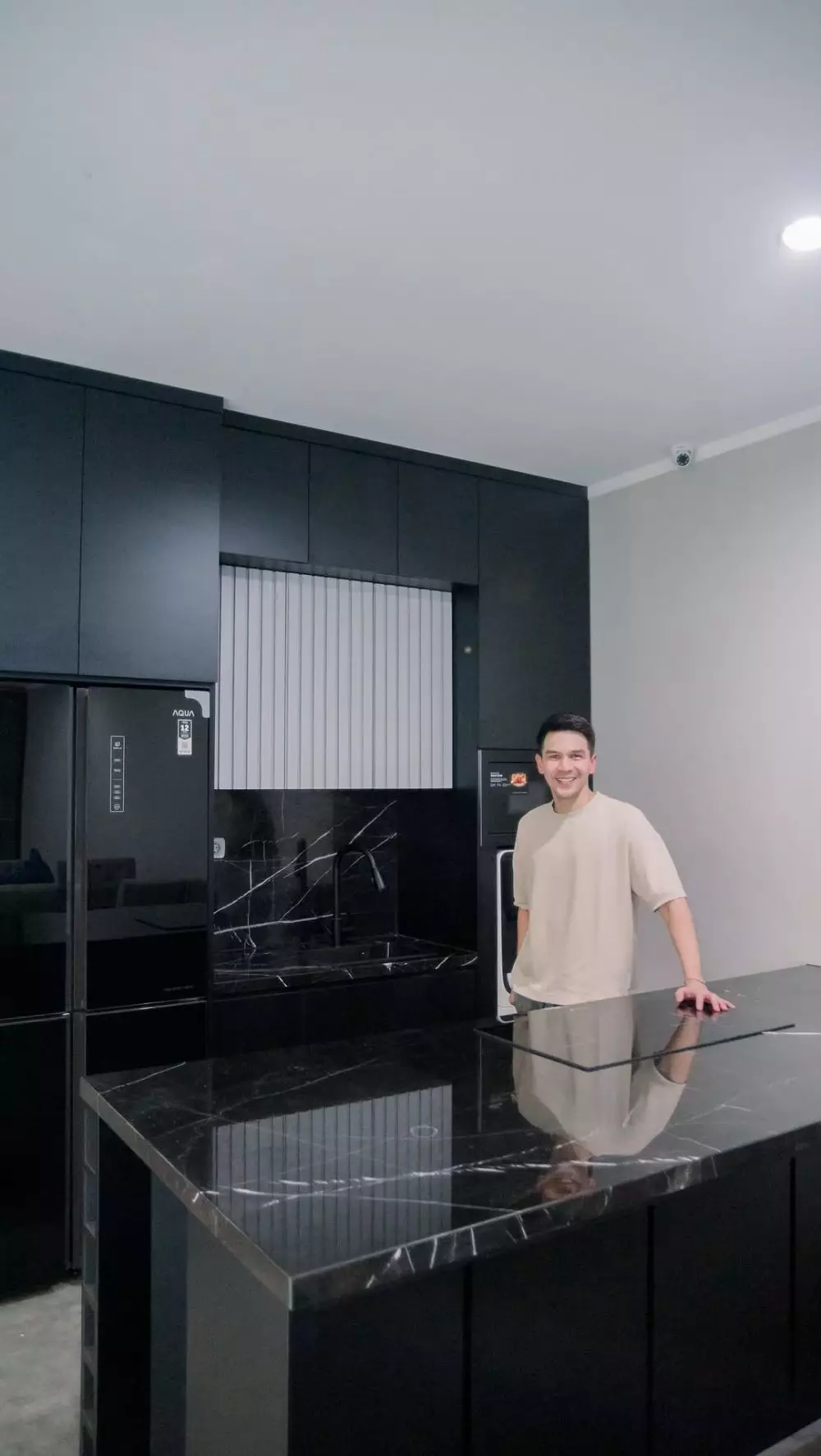 rumah baru jonathan frizzy © 2025 Instagram