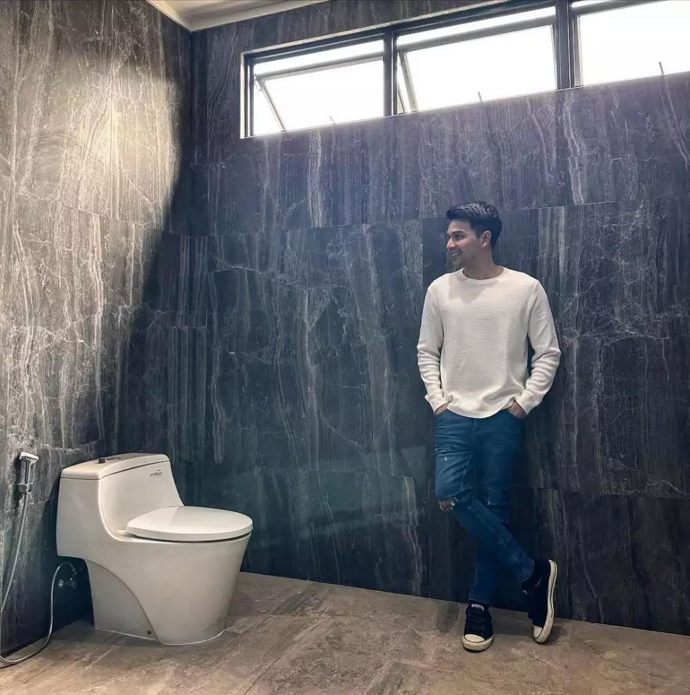 rumah baru jonathan frizzy © 2025 Instagram