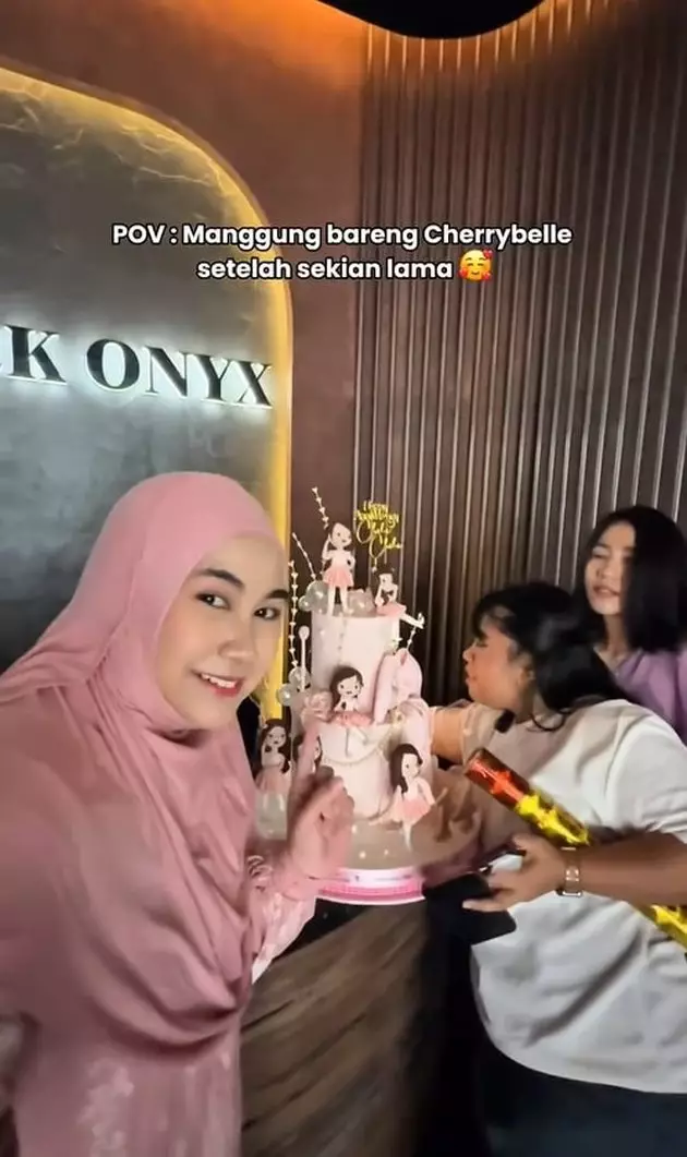 Bocah ini terkenal jadi anggota girlband Tanah Air, kini vakum dari artis dan geluti bisnis fashion berbagai sumber