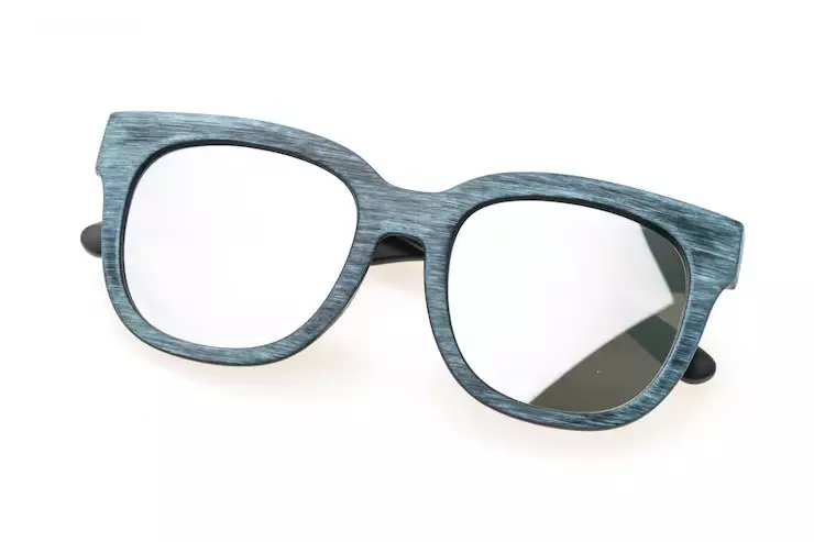 Jangan pakai alkohol, membersihkan kacamata sekarang bisa pakai 4 trik mudah ini freepik