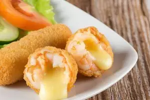 Cara masak udang keju ala Mi Gacoan agar nggak meleleh, alot, atau rontok saat digoreng