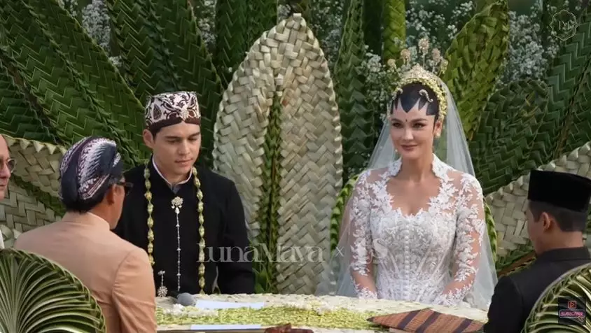 dekorasi akad nikah luna maya maxime bouttier © 2025 YouTube