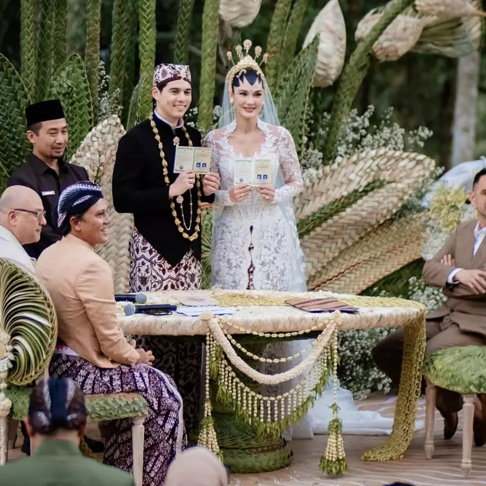 100 Ucapan pernikahan bahasa Inggris dan artinya 2025, dari yang formal hingga yang lucu