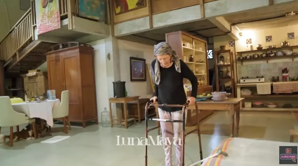 dapur ibu Luna Maya tanpa kitchen set rapi © YouTube