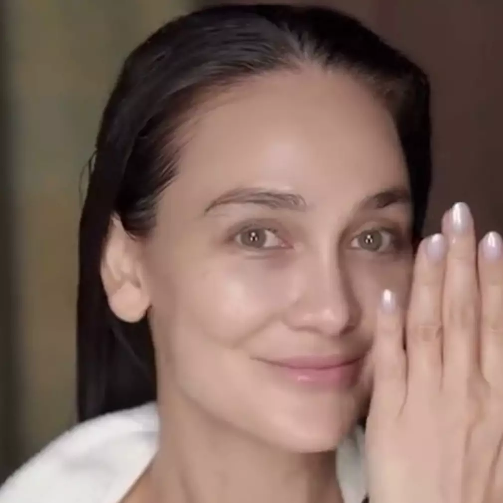 9 Potret makeup akad nikah Luna Maya, tampil flawless dengan riasan Paes Ageng modifikasi