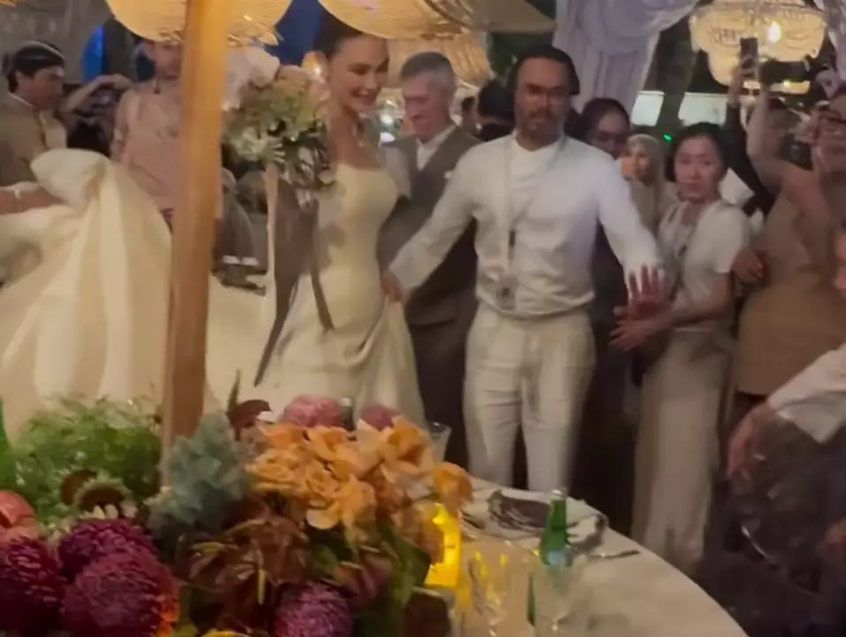 potret resepsi luna maya maxime bouttier © 2025 brilio.net potret resepsi luna maya maxime bouttier © 2025 brilio.net