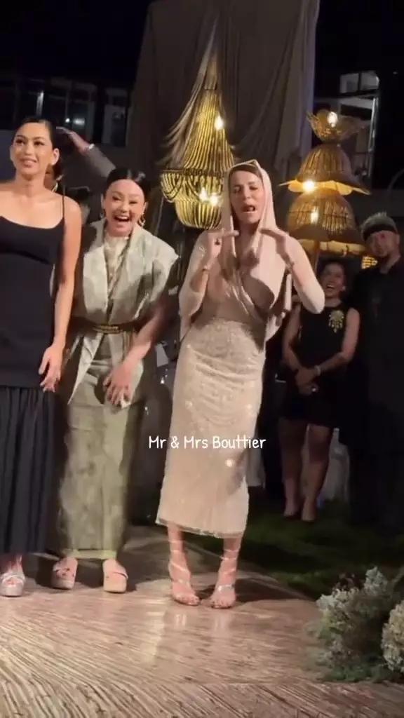 gaya hijab olla ramlan nikahan luna maya  © 2025 brilio.net