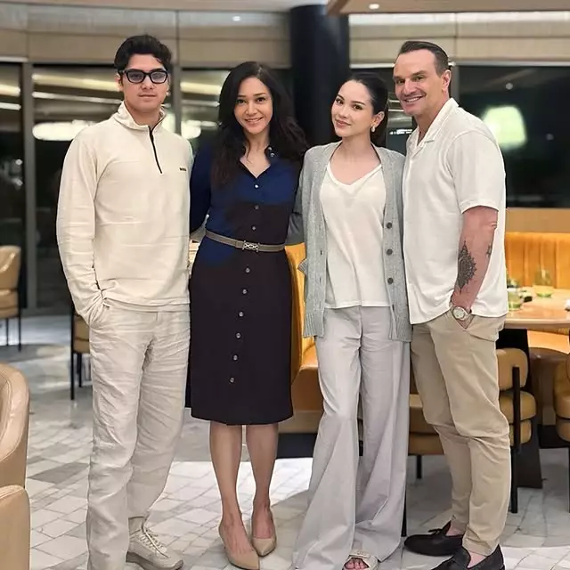 Maia Estianty tegas tak hadir di resepsi Al © berbagai sumber Maia Estianty tegas tak hadir di resepsi Al © berbagai sumber