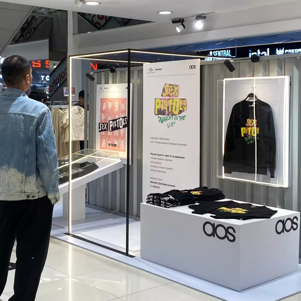 Matahari luncurkan AOS &amp; koleksi merchandise musik resmi Bareng Bravado dan Universal Music Indonesia