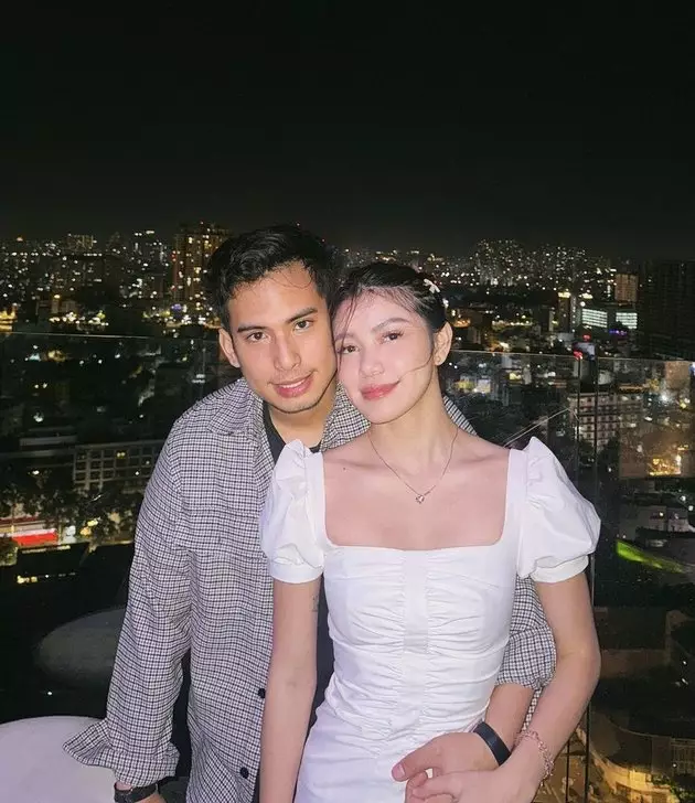 okin dan regina phoenix putus © 2025 Instagram