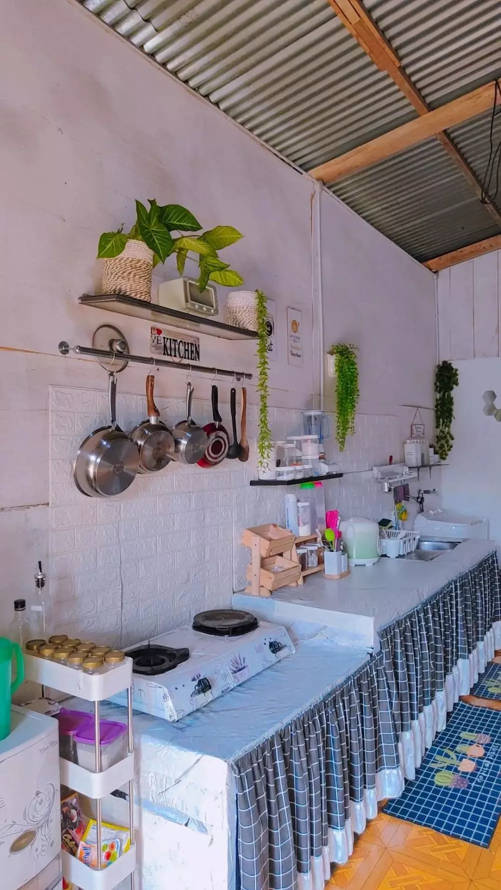 dapur atap seng monokrom © TikTok
