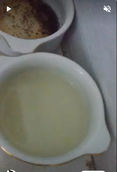 trik mengusir semut di meja pakai pakai gula dan cabai © YouTube