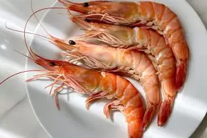 Rahasia dapur: Cara efektif membersihkan udang agar hasil masakan makin wangi dan gurih