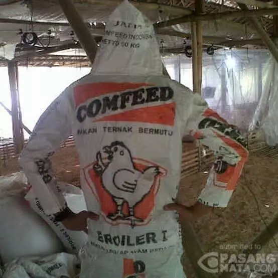 gaya pakaian nyeleneh © berbagai sumber