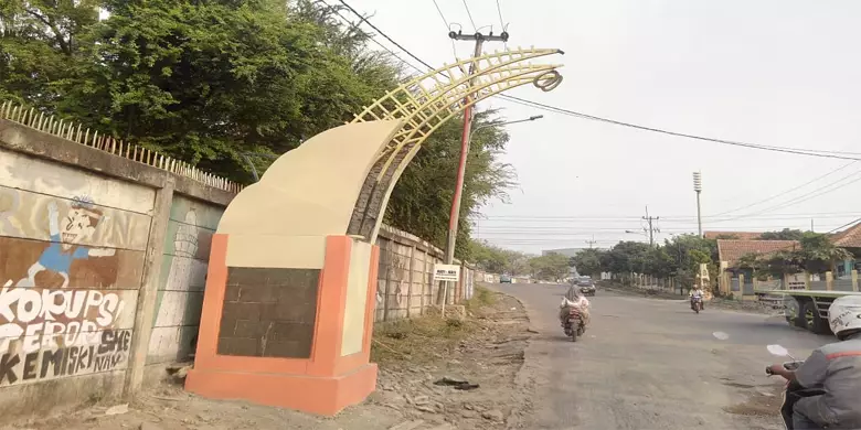 gapura nyeleneh bikin ngakak © berbagai sumber gapura nyeleneh bikin ngakak © berbagai sumber