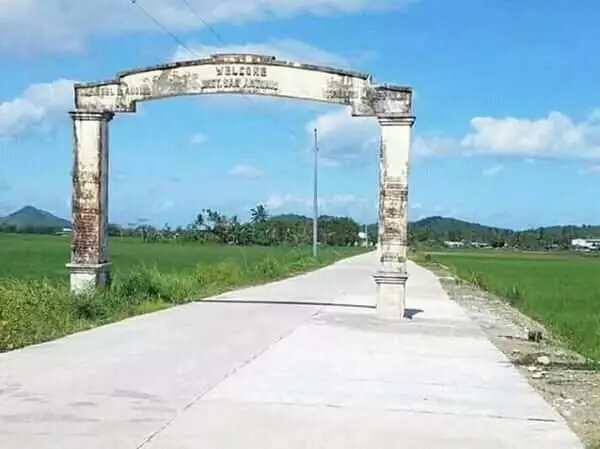 gapura nyeleneh bikin ngakak © berbagai sumber gapura nyeleneh bikin ngakak © berbagai sumber