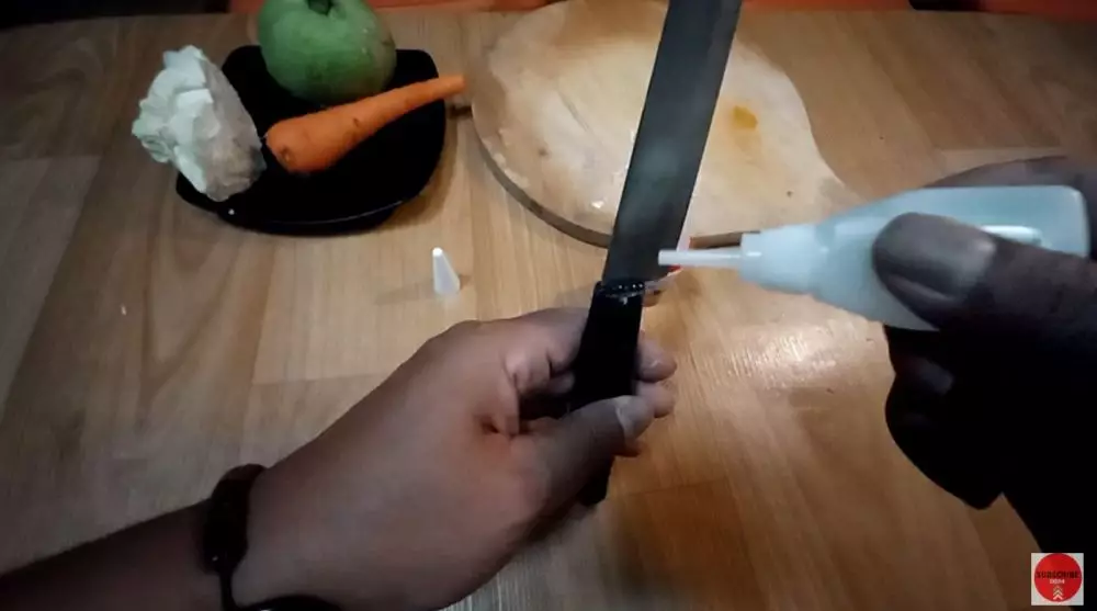 cara memperbaiki gagang pisau lepas © YouTube