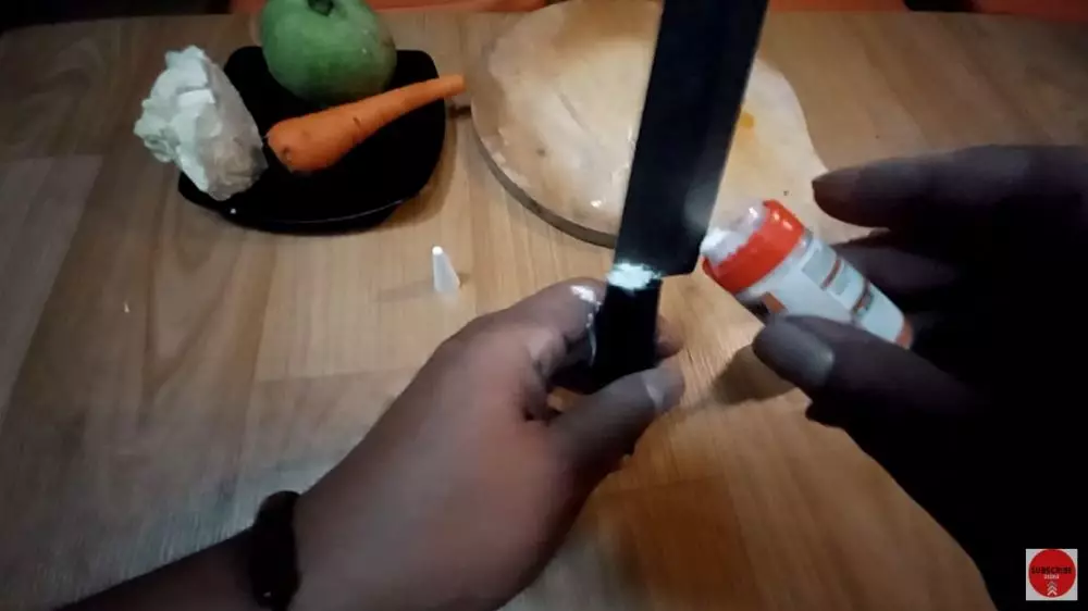 cara memperbaiki gagang pisau lepas © YouTube