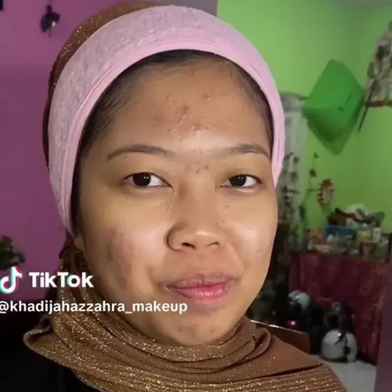 Punya mata monolid, transformasi pengantin dirias barbie look dengan paes Jawa ini manglingi pol
