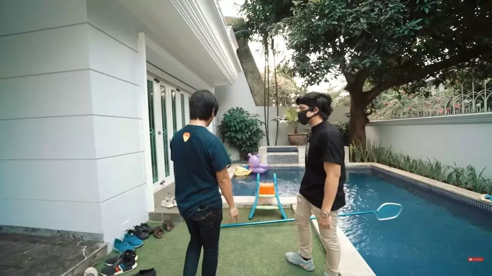 bocah dibayar nasi goreng kini punya rumah mewah Rp 20 miliar © berbagai sumber  bocah dibayar nasi goreng kini punya rumah mewah Rp 20 miliar © berbagai sumber