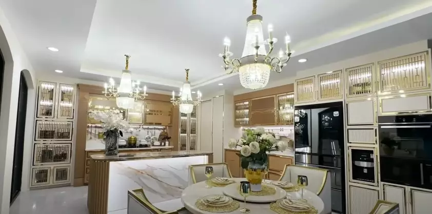 Cara Tasyi Athasyia menata dapur barunya © YouTube Cara Tasyi Athasyia menata dapur barunya © YouTube