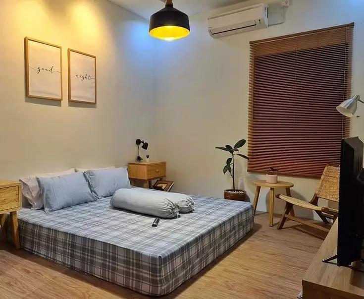 seo rumah desain kamar kontrakan industrial © 2025 berbagai sumber