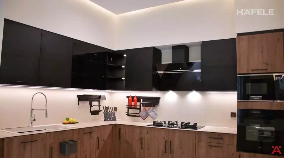 cara Cut Meyriska menata dapur jadi mewah © YouTube