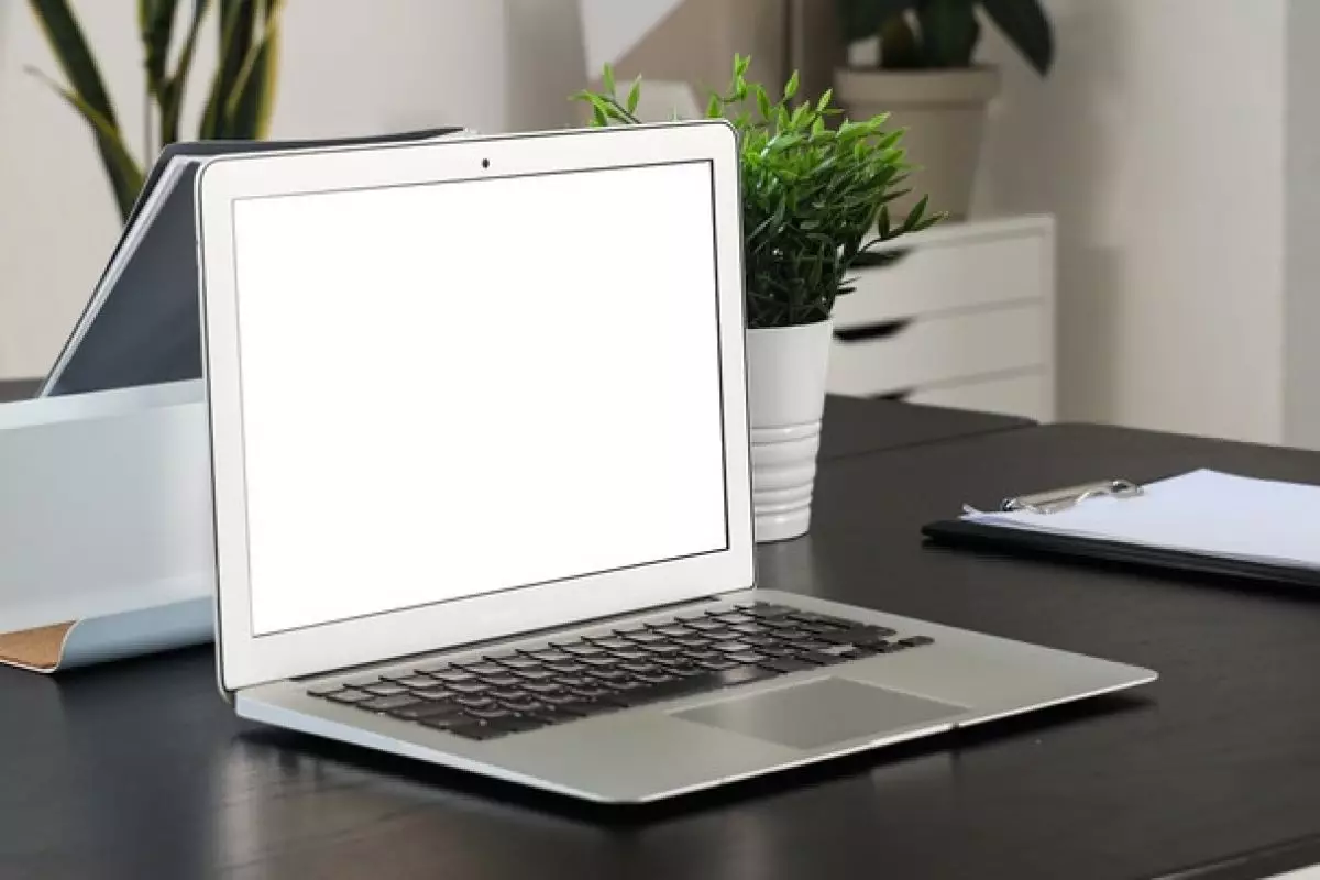 Cara cek kesehatan baterai laptop Windows terbaru tanpa aplikasi tambahan, gampang ternyata