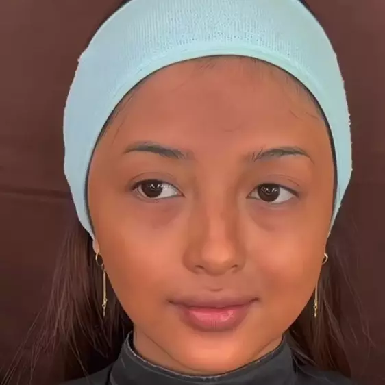 Ciptakan standar beauty baru, transformasi cewek sawo matang pakai paes Jawa ini cantik apa adanya