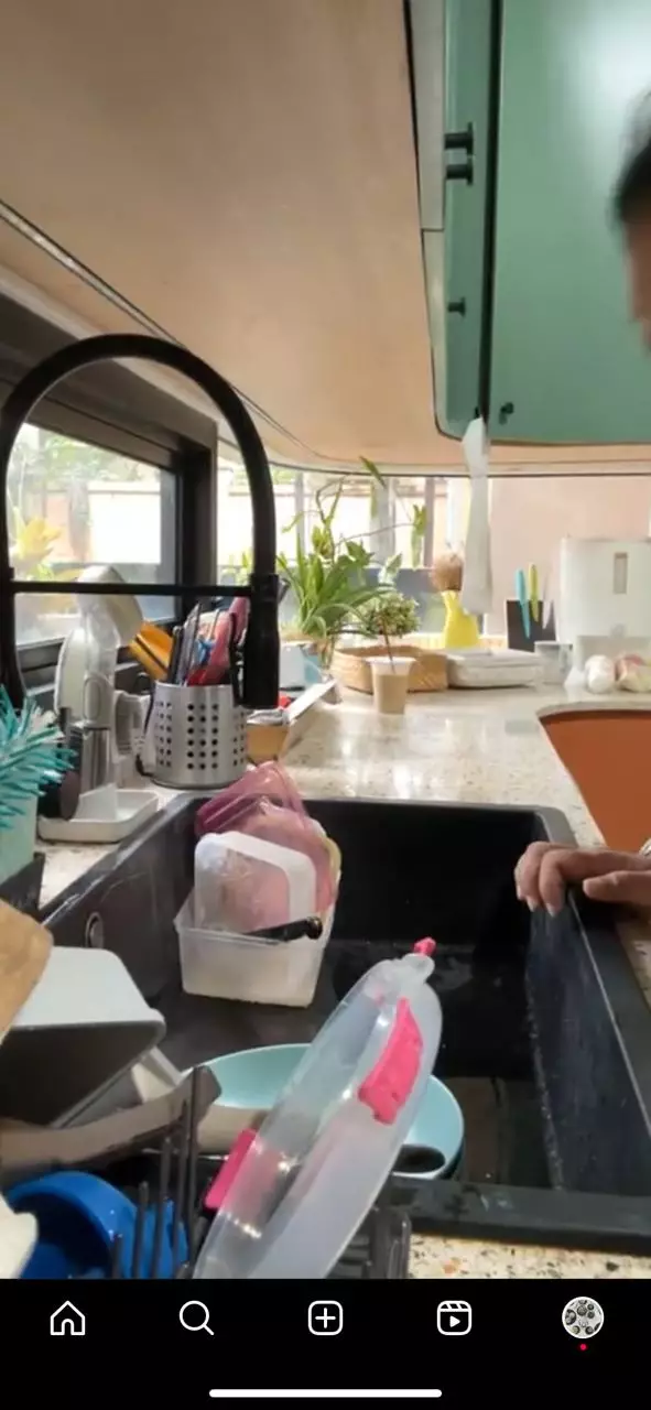 cara Ringgo Agus menata dapurnya tetap rapi © Instagram