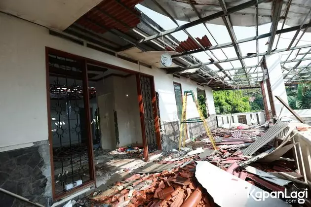 rumah atalarik syach dibongkar © 2025 brilio.net rumah atalarik syach dibongkar © 2025 brilio.net