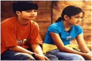 Bocah polos duduk samping Derby Romero ini lulus S2 di usia 21 tahun, intip transformasinya