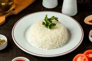Sisa nasi keras? Begini cara mudah bikin pulen lagi tanpa kukusan, cuma butuh wajan